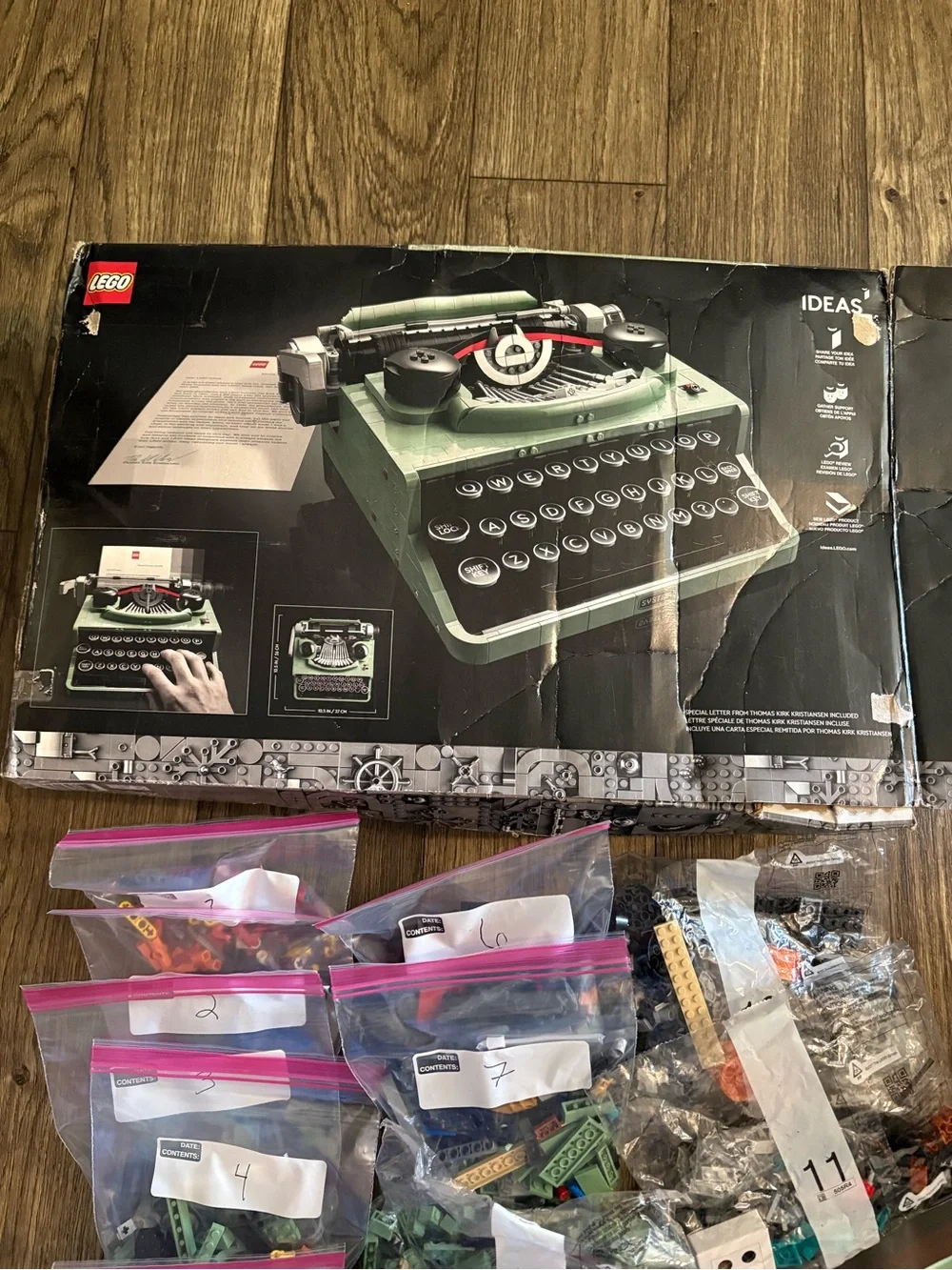Lego Typewriter not complete